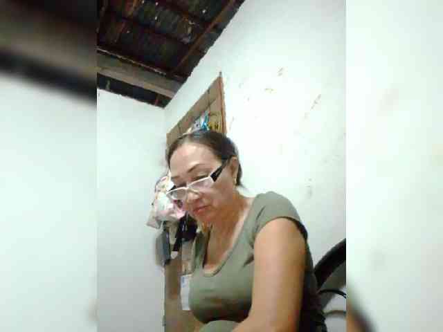 cherrywhite03 webcam