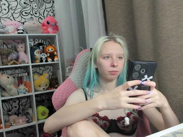 IamLoli live stream preview