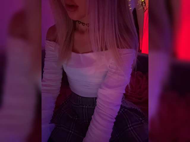 Nestyzz live cam on BongaCams