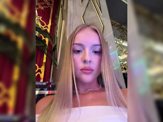 Nestyzz live cam on BongaCams