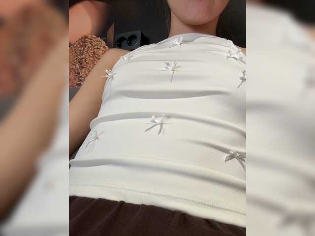 Nestyzz live cam on BongaCams