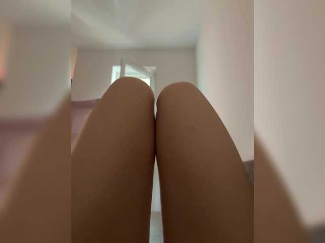 Nestyzz live cam on BongaCams