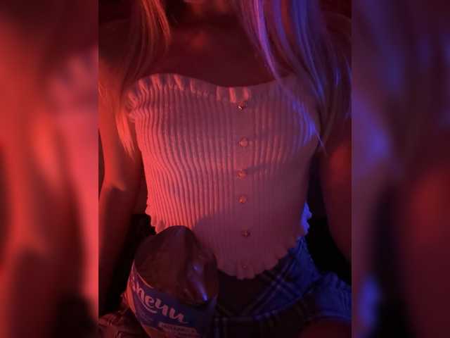 NYXELLE1 live cam on BongaCams