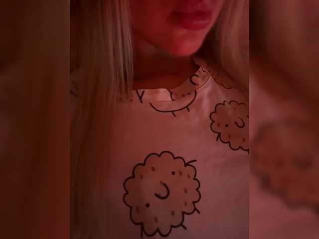 Nestyzz live cam on BongaCams