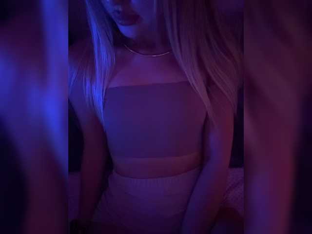 Nestyzz live cam on BongaCams