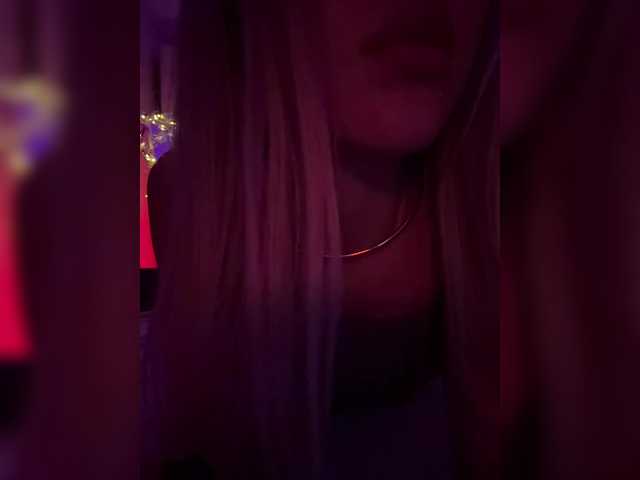 Nestyzz live cam on BongaCams