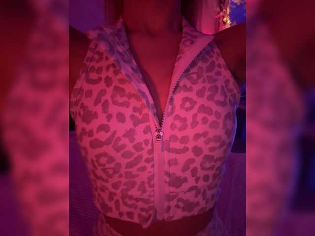 NYXELLE1 live cam on BongaCams