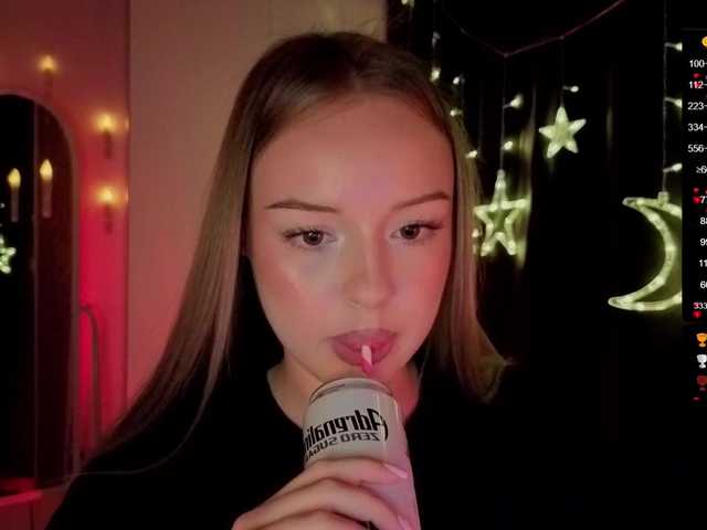 Nestyzz live cam on BongaCams