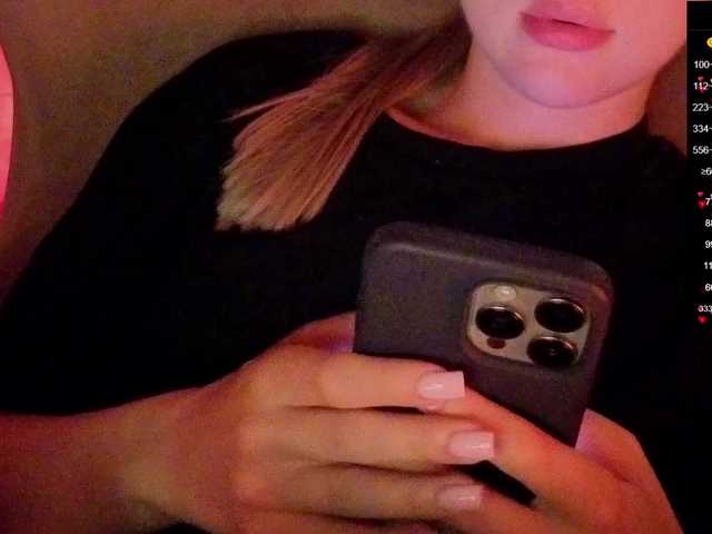Nestyzz live cam on BongaCams