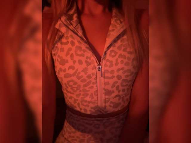 NYXELLE1 live cam on BongaCams
