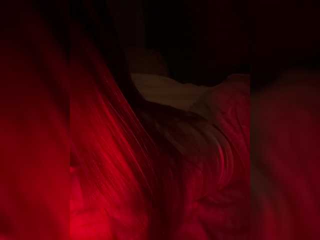 Nestyzz live cam on BongaCams