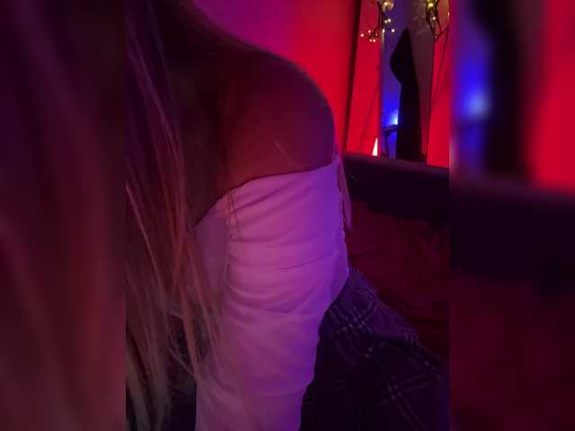 Nestyzz live cam on BongaCams