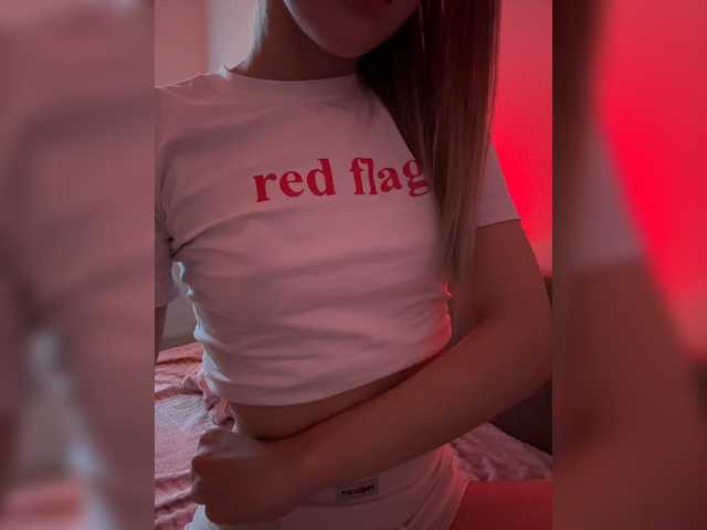 Nestyzz live cam on BongaCams