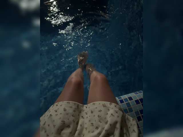 Nestyzz live cam on BongaCams