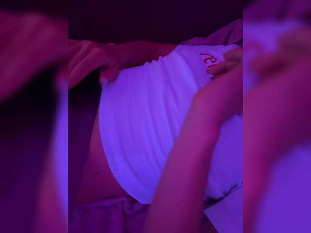 Nestyzz live cam on BongaCams
