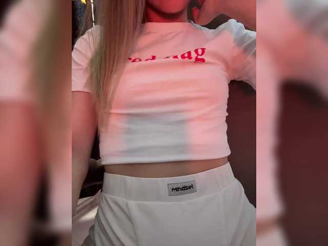 Nestyzz live cam on BongaCams