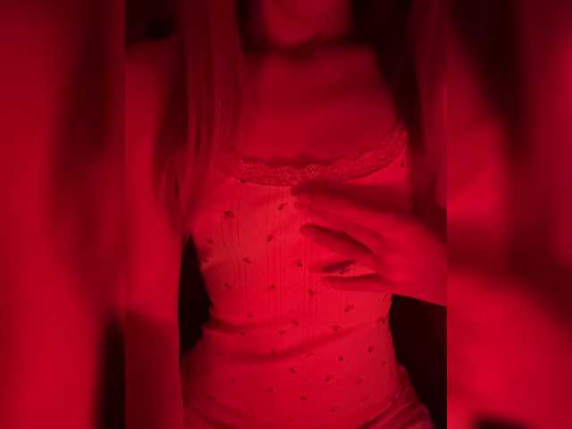 Nestyzz live cam on BongaCams
