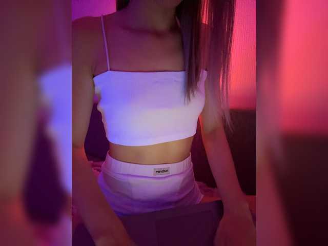 Nestyzz live cam on BongaCams