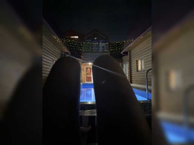 Nestyzz live cam on BongaCams