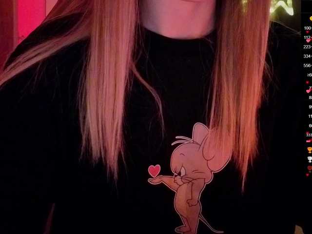 Nestyzz live cam on BongaCams