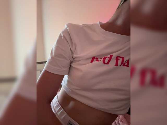 Nestyzz live cam on BongaCams