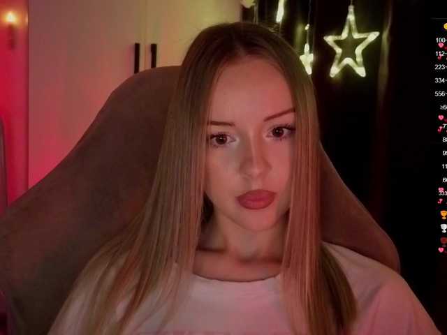 Nestyzz live cam on BongaCams