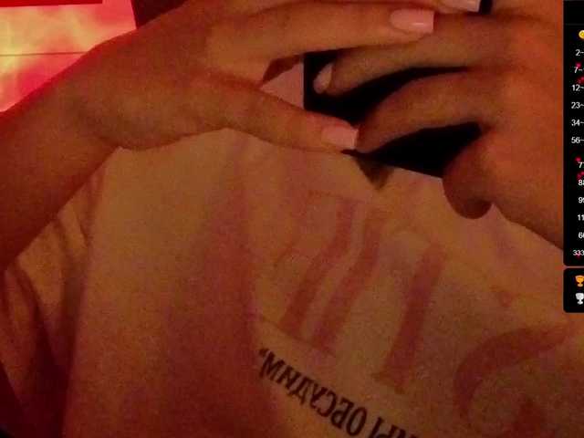 Nestyzz live cam on BongaCams