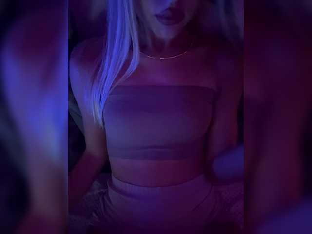 Nestyzz live cam on BongaCams