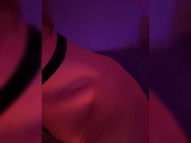 Nestyzz live cam on BongaCams