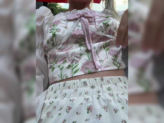 Nestyzz live cam on BongaCams