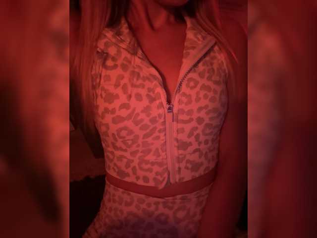 NYXELLE1 live cam on BongaCams