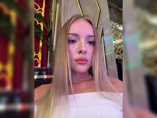 Nestyzz live cam on BongaCams