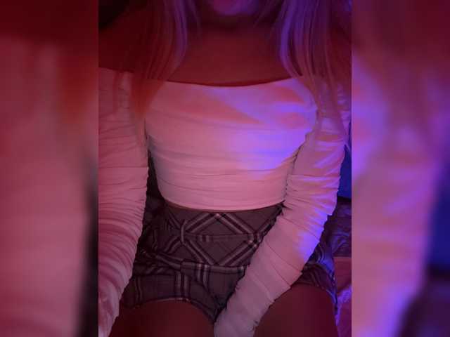 Nestyzz live cam on BongaCams
