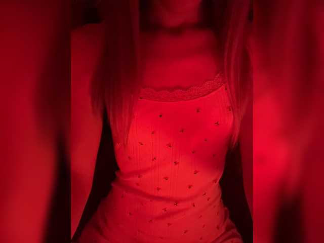 Nestyzz live cam on BongaCams