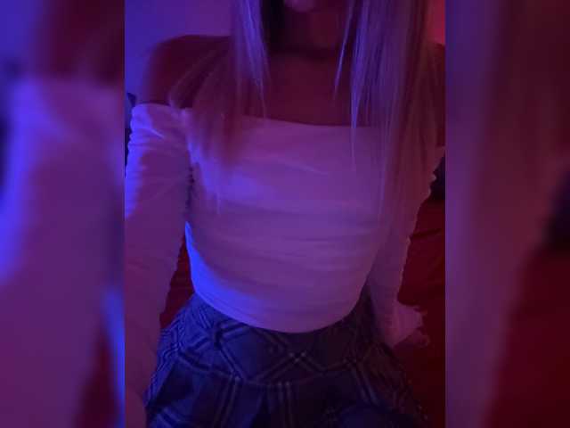 Nestyzz live cam on BongaCams
