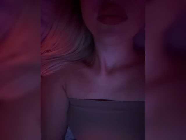 Nestyzz live cam on BongaCams