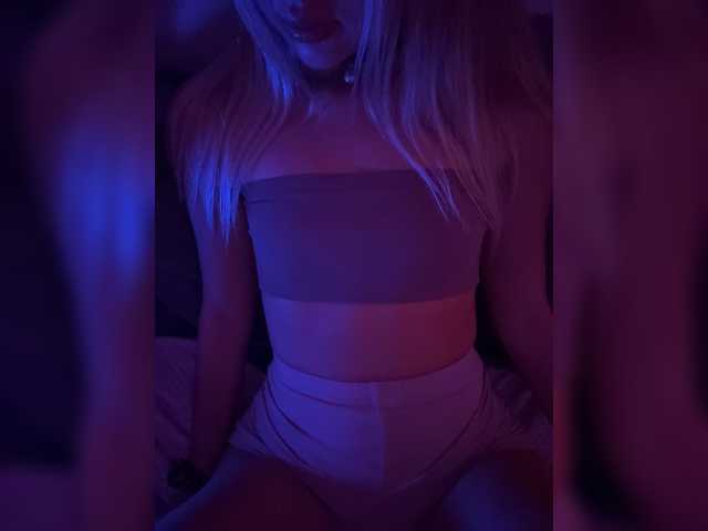 Nestyzz live cam on BongaCams