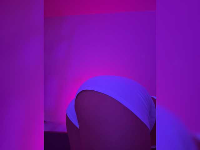 Nestyzz live cam on BongaCams
