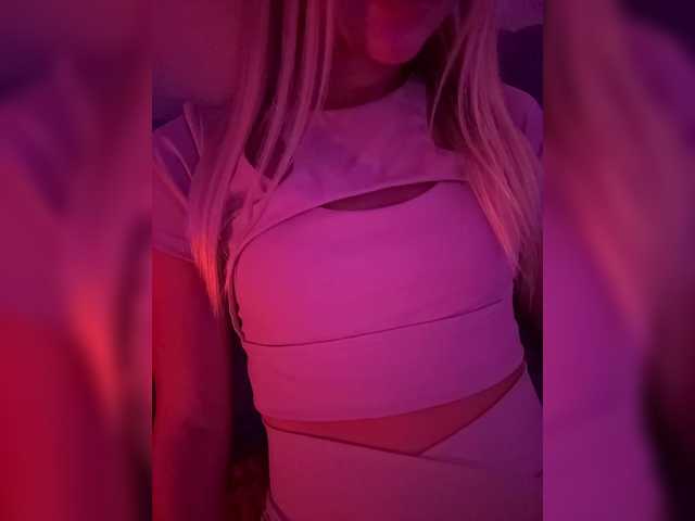 Nestyzz live cam on BongaCams