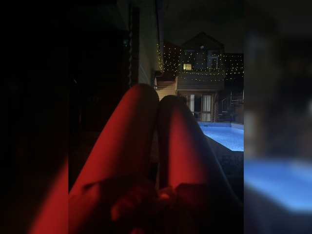 Nestyzz live cam on BongaCams