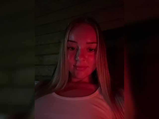 Nestyzz live cam on BongaCams