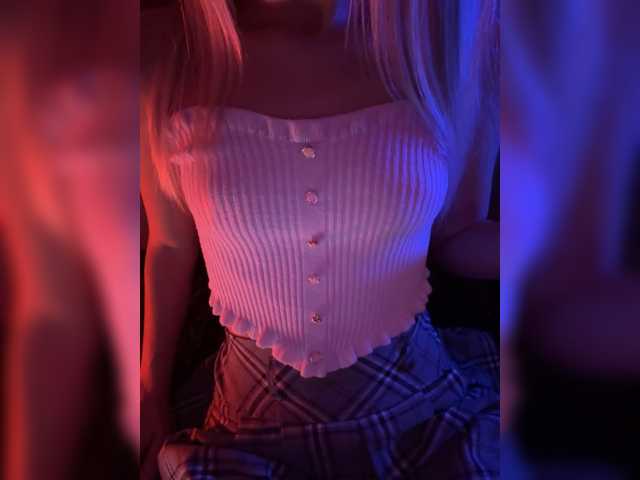 NYXELLE live cam preview