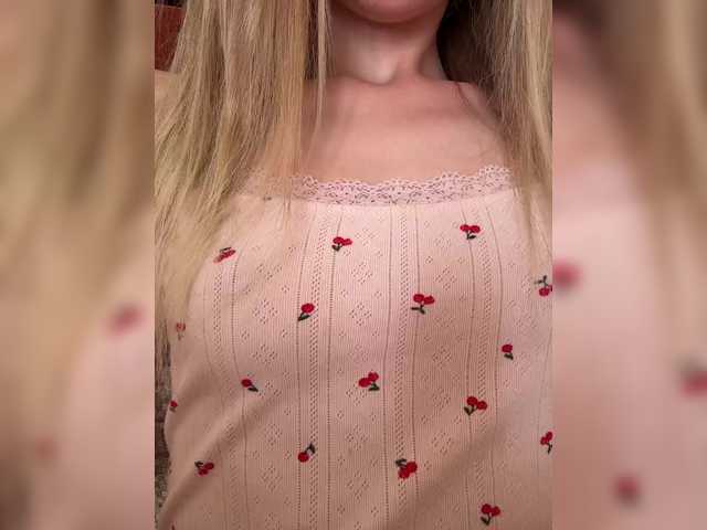 Nestyzz live cam on BongaCams