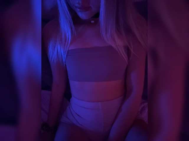 Nestyzz live cam on BongaCams