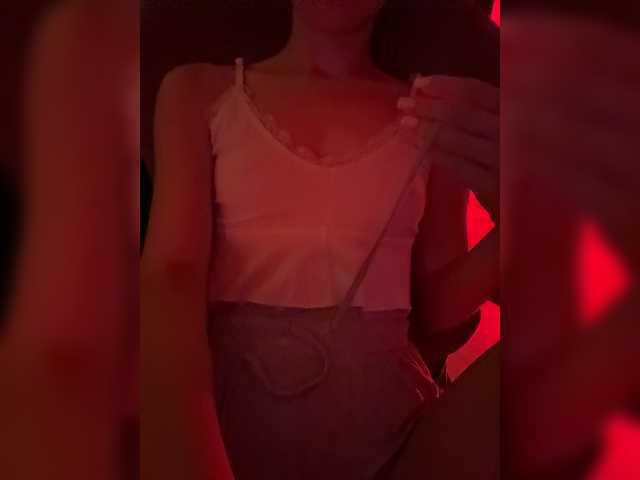 Nestyzz live cam on BongaCams