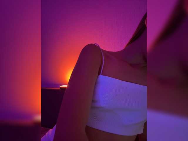 Nestyzz live cam on BongaCams