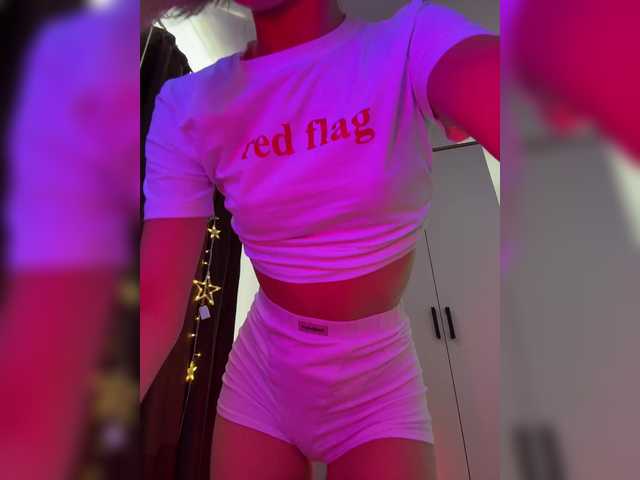 Nestyzz live cam on BongaCams