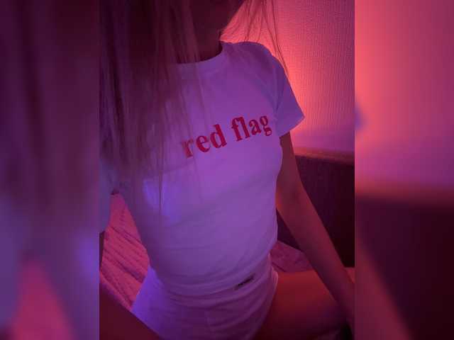 Nestyzz live cam on BongaCams
