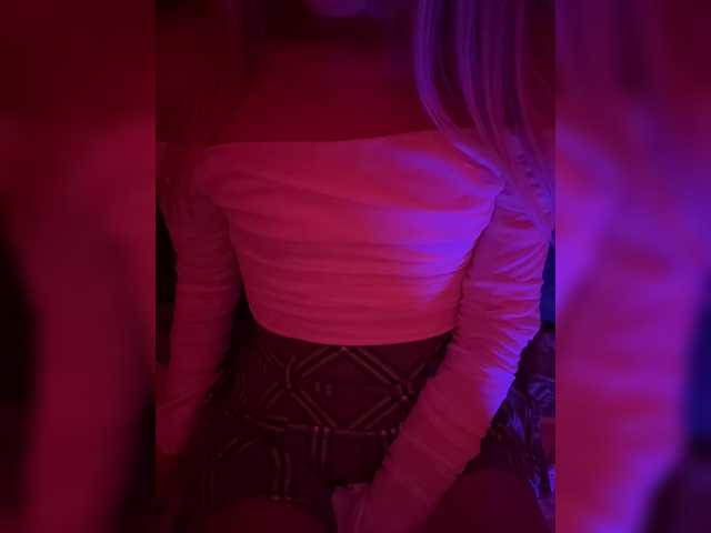 Nestyzz live cam on BongaCams