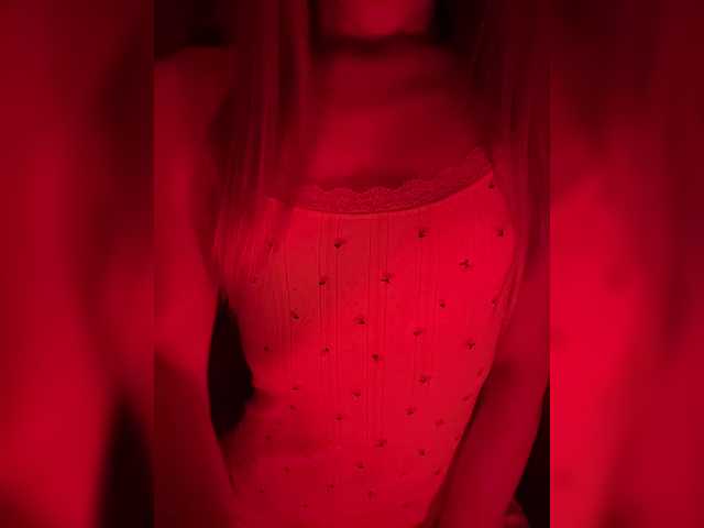 Nestyzz live cam on BongaCams